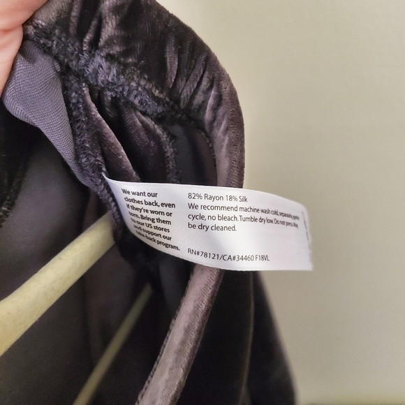 Silk Velvet Eileen Fisher Midi Skirt - Picture 3 of 4